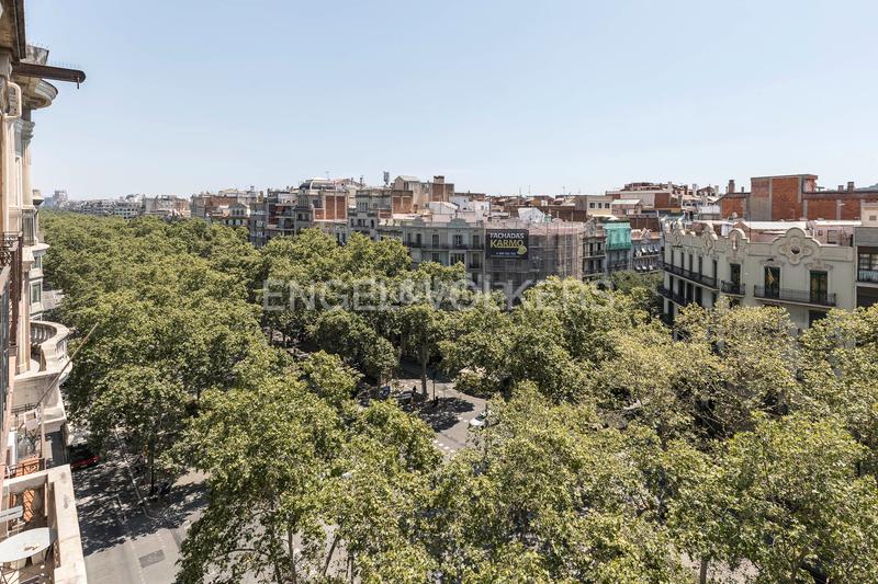 Foto c3859a08-1755-4dd6-b16a-e4e58b0b29d1. Apartamento espectacular piso amplio, alto y soleado en gran via, eixample en Barcelona