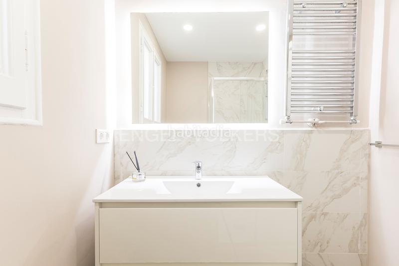 Foto d45209b4-4547-4597-bb4d-40b0d24cf649. Apartamento espectacular piso amplio, alto y soleado en gran via, eixample en Barcelona
