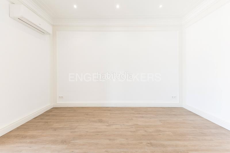 Foto da98dab0-eda2-4208-932c-8e93c6349f23. Apartamento espectacular piso amplio, alto y soleado en gran via, eixample en Barcelona