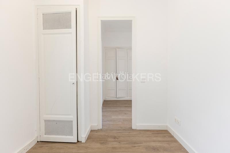 Foto f79010b7-08b6-4252-bd2e-92099e85be66. Apartamento espectacular piso amplio, alto y soleado en gran via, eixample en Barcelona