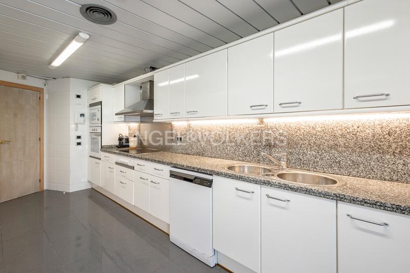 Foto 366a08ac-880a-42e1-ab3a-43a6c178da18. Lloguer apartament amb calefacció aparcament piscina a Sitges
