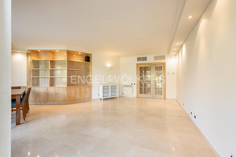 Foto bb93a341-d041-44f5-8de3-c2cdd94d7cea. Lloguer apartament amb calefacció aparcament piscina a Sitges