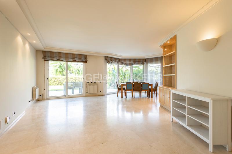 Foto 4f0b127f-d4f9-4d76-820b-e61ba1f5e938. Location appartement avec chauffage parking piscine dans Sitges