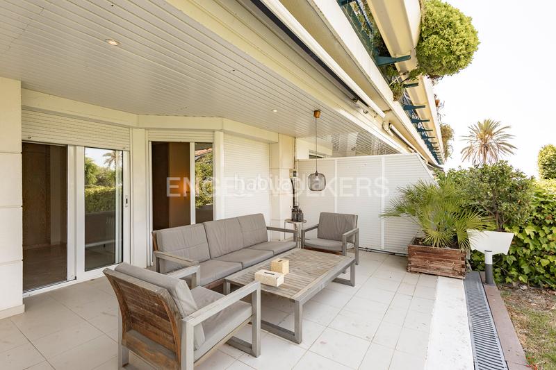 Foto 4f3ec214-dd43-4416-b14f-38ac6d549ee3. Location appartement avec chauffage parking piscine dans Sitges
