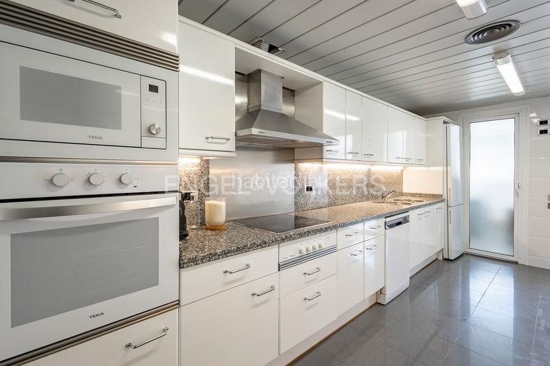 Foto 7aa0cfe0-7481-47e9-8182-4d204f3d407a. Location appartement avec chauffage parking piscine dans Sitges