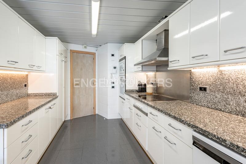 Foto 953b19ee-3b87-4641-9db0-baa501908a37. Location appartement avec chauffage parking piscine dans Sitges