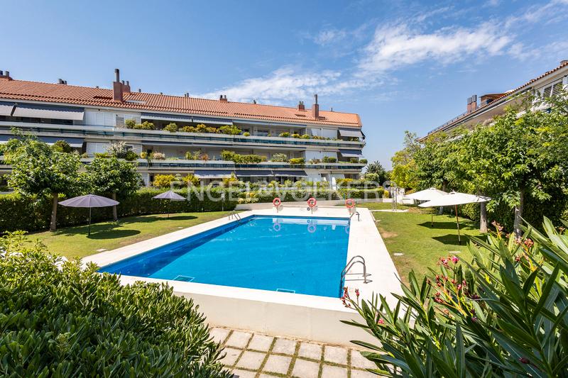 Foto c470f186-c3fe-49e8-9479-1f2b05a5f9d8. Location appartement avec chauffage parking piscine dans Sitges