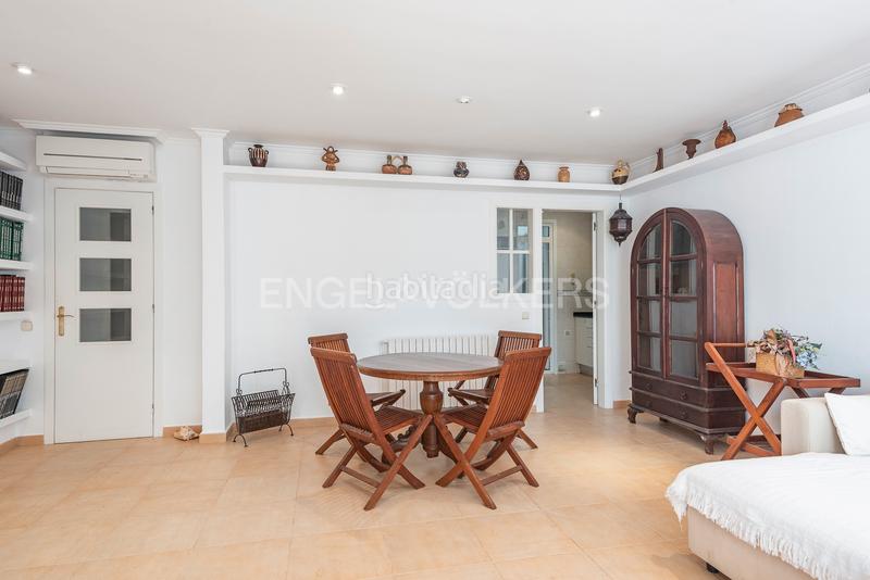 Foto 035d6577-3095-4794-bb19-323bfe9a23c4. Apartamento encantador piso con jardín privado en el vinyet, en Sitges