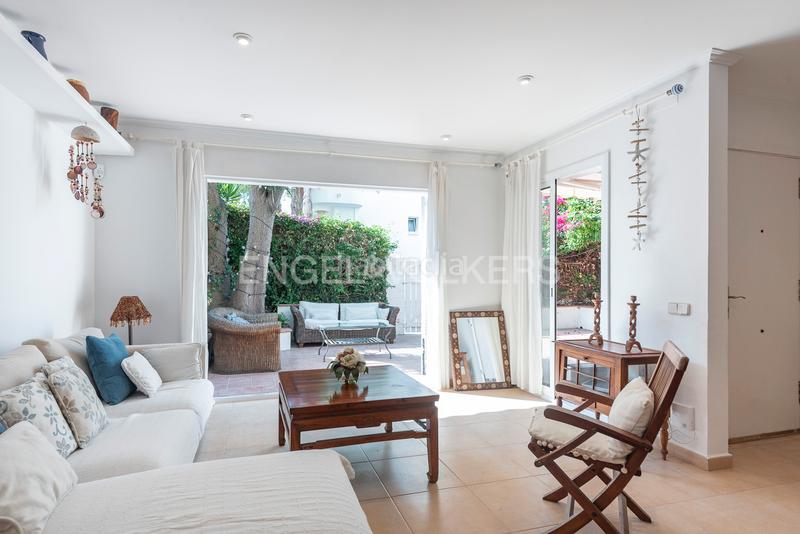 Foto 6f938691-ed9c-4798-8f4d-30480971f412. Apartamento encantador piso con jardín privado en el vinyet, en Sitges