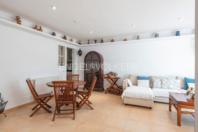 Foto 81488314-1651-4f3a-86bd-cc87b459859e. Apartamento encantador piso con jardín privado en el vinyet, en Sitges