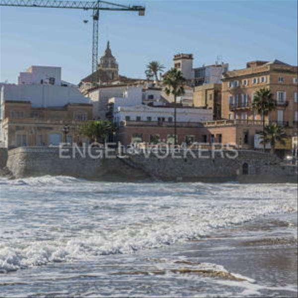 Foto 848beebe-9ef8-45d7-bb59-60e68b7a7ad6. Apartamento encantador piso con jardín privado en el vinyet, en Sitges