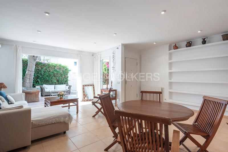 Foto c47e6daa-2cd1-429c-93a9-625f978c147e. Apartamento encantador piso con jardín privado en el vinyet, en Sitges