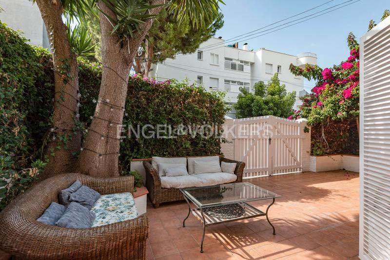 Foto fae57ddd-2255-48ab-88a5-6de8a3a16ef9. Apartamento encantador piso con jardín privado en el vinyet, en Sitges
