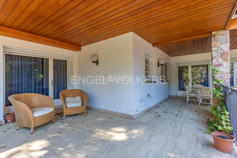 Foto 7c73a9db-f91d-4bec-b07e-a61644a62977. Maison avec chauffage parking piscine dans Matadepera