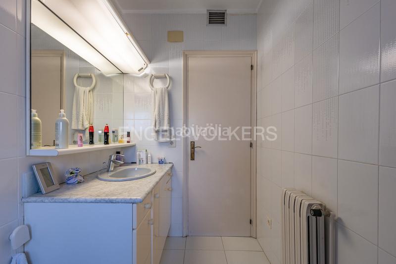 Foto a8c8f386-8ea4-463d-8edf-20a1f7618c38. Maison avec chauffage parking piscine dans Matadepera