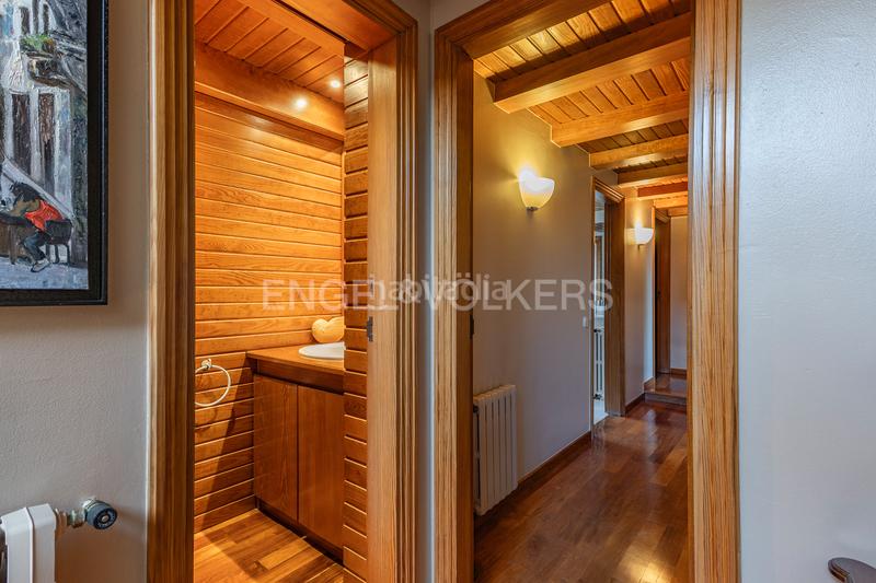 Foto a96f1b10-2196-45dd-a2f4-ac944a65e245. Maison avec chauffage parking piscine dans Matadepera