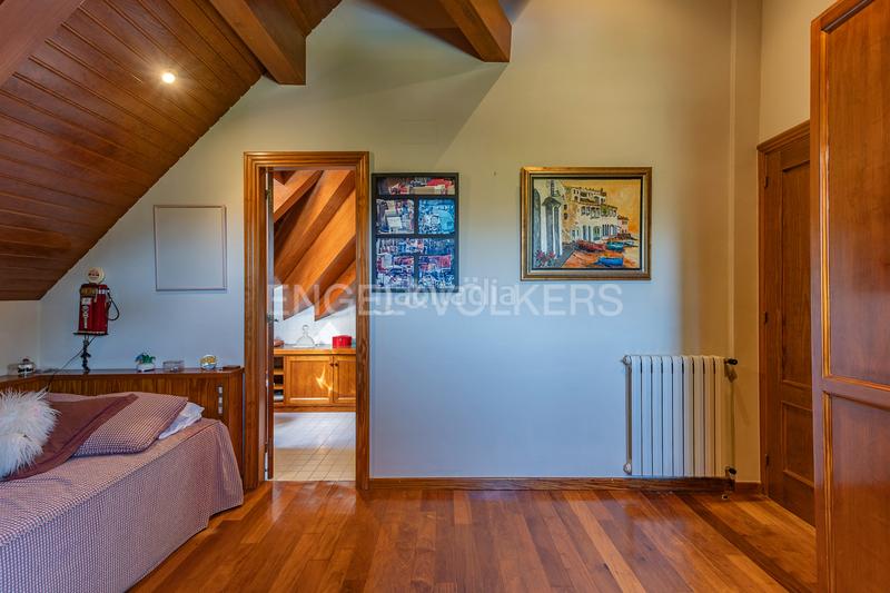 Foto bf64513e-26f8-4283-8086-710dcbbe5114. Maison avec chauffage parking piscine dans Matadepera