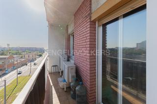 Appartement à Pubilla Cases. Amplio piso de 3 habitaciones en hospitalet.