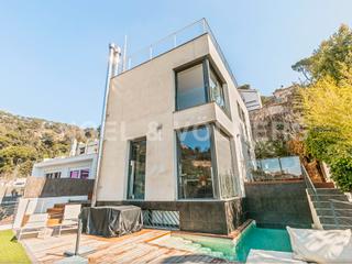 Location Maison à Vallvidrera - Tibidabo - Les Planes. Fantástica casa moderna con piscina y parking