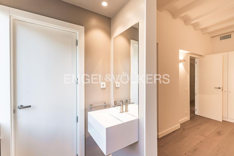 Foto 82b6ad84-a203-4b39-b8b6-f40c2b2a6dc8. Apartamento piso moderno en venta en Poblenou en Poblenou Barcelona