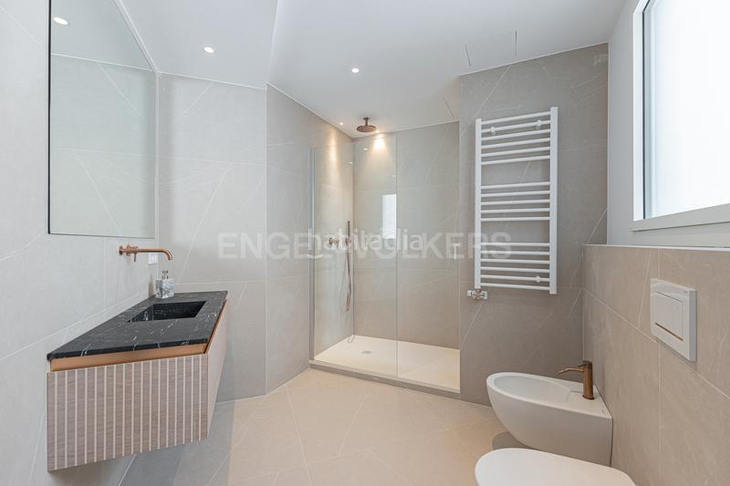 Foto 08ddc68e-c0e6-41f0-bfc5-9e4ad21e721e. Àtic amb calefacció a Dreta de l´Eixample Barcelona