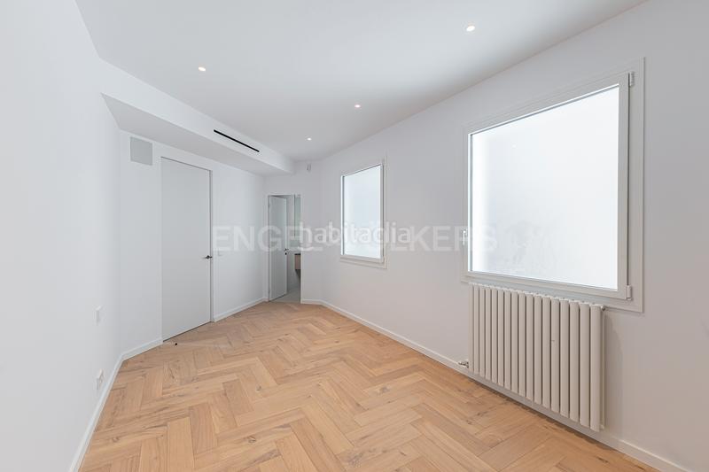 Foto 1273335d-da84-4430-ac0e-9b64fc8ea7a8. Àtic amb calefacció a Dreta de l´Eixample Barcelona