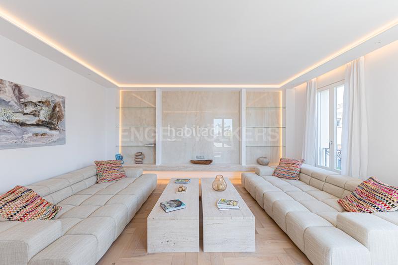 Foto 18dfc0d0-2425-436b-933a-5aec8d39e2fa. Àtic amb calefacció a Dreta de l´Eixample Barcelona