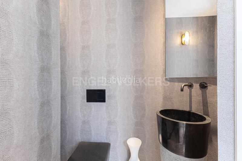 Foto 783d2eff-1a34-4020-9a56-98cae4bdbf57. Àtic amb calefacció a Dreta de l´Eixample Barcelona