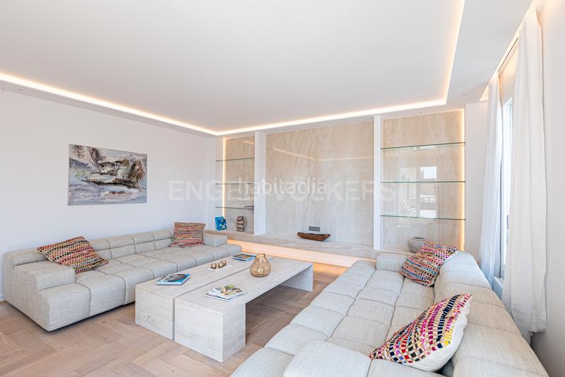 Foto 89acc873-bb75-4508-a627-7491caee2b02. Àtic amb calefacció a Dreta de l´Eixample Barcelona