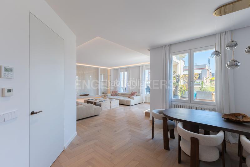 Foto 8d750711-8805-4a19-9a0a-7b0ea29739b0. Àtic amb calefacció a Dreta de l´Eixample Barcelona