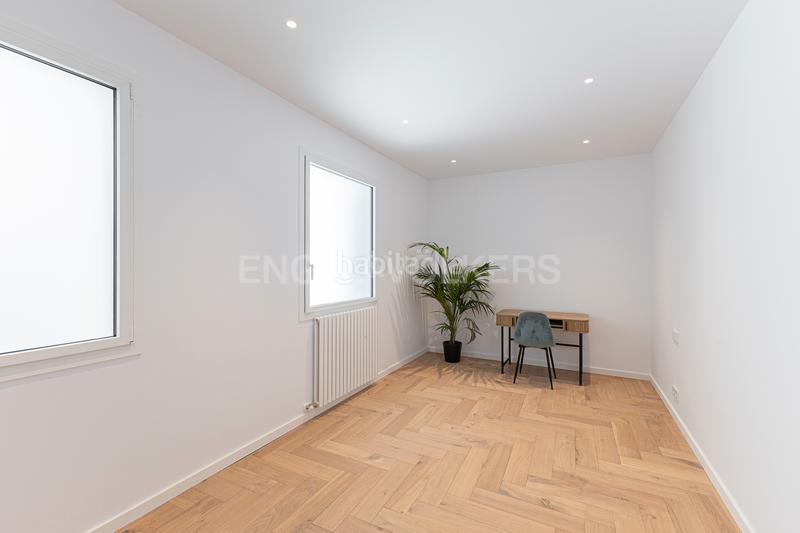 Foto 9d5a28d8-390b-451b-bf3e-fd540b7a6188. Àtic amb calefacció a Dreta de l´Eixample Barcelona