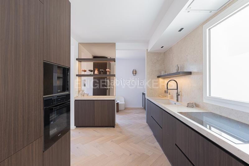 Foto a04ac992-a59b-44ae-a2eb-1c813f4b436b. Àtic amb calefacció a Dreta de l´Eixample Barcelona