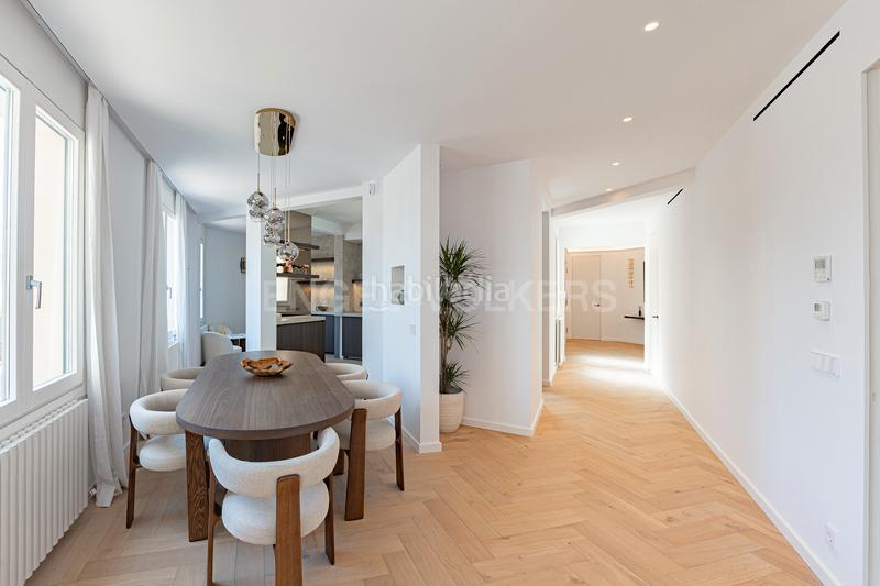 Foto c0d467bb-b9d7-425b-a7ab-b17512084b04. Àtic amb calefacció a Dreta de l´Eixample Barcelona