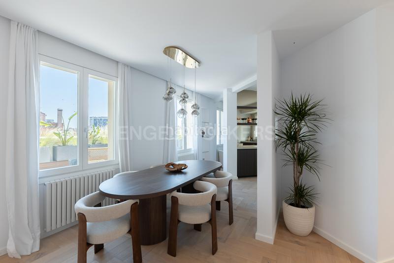 Foto ebdc43ea-93ec-4521-a85e-b4e2f9c22bb4. Àtic amb calefacció a Dreta de l´Eixample Barcelona