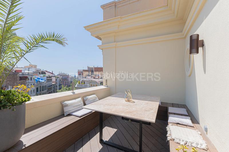 Foto fa79806e-e3c0-44e1-84a4-690cac211cf1. Àtic amb calefacció a Dreta de l´Eixample Barcelona