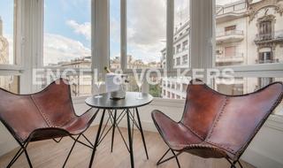 Lloguer Apartament a Dreta de l´Eixample. Temporal en finca régia esquinera junto a paeo de gràcia