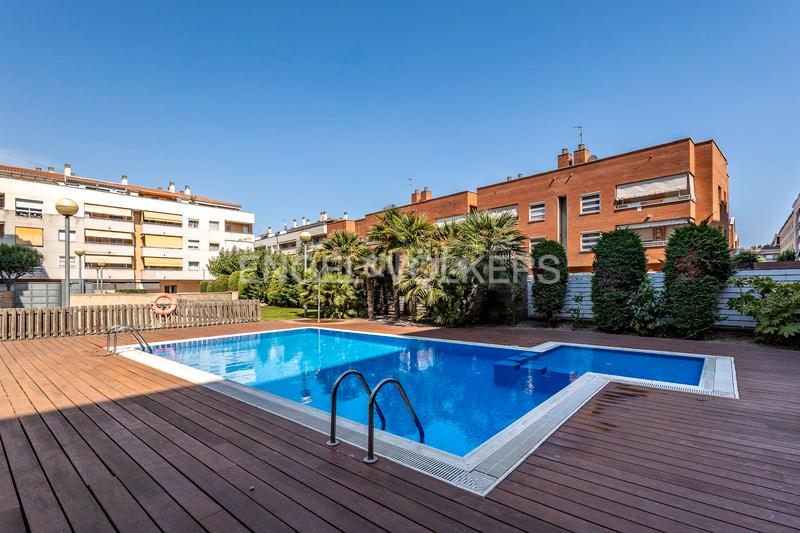Foto 2176a49f-414a-4b0d-8ec2-5f6211745d5d. Apartamento exclusividad en sant joan despi piso con piscina y terraza de 100 m en Sant Joan Despí