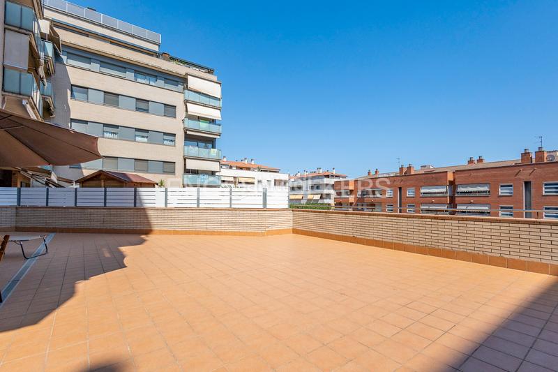 Foto 82265ec8-f1df-4b35-8eec-3248ac921e00. Apartamento exclusividad en sant joan despi piso con piscina y terraza de 100 m en Sant Joan Despí