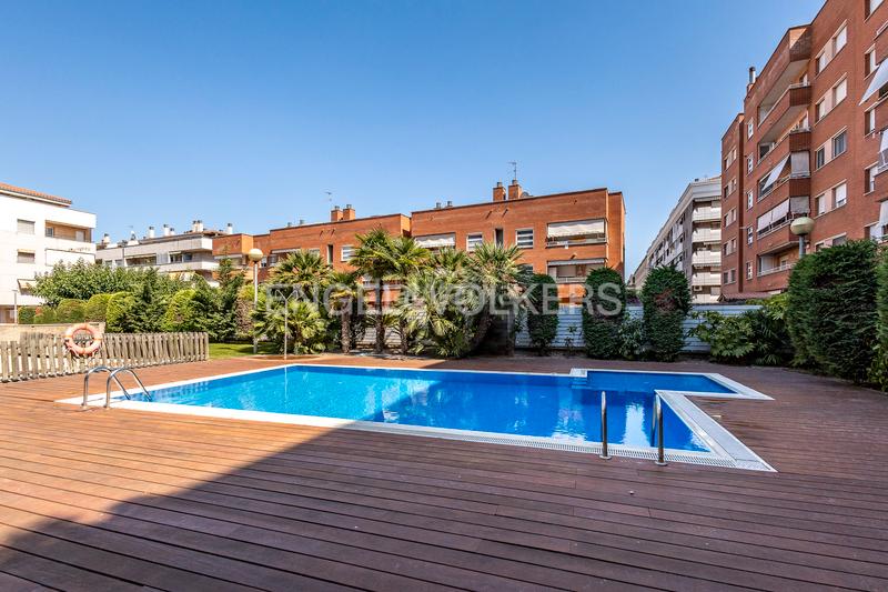 Foto 8baaa421-717b-4ce4-8da6-fb4b6b63a7e7. Apartamento exclusividad en sant joan despi piso con piscina y terraza de 100 m en Sant Joan Despí