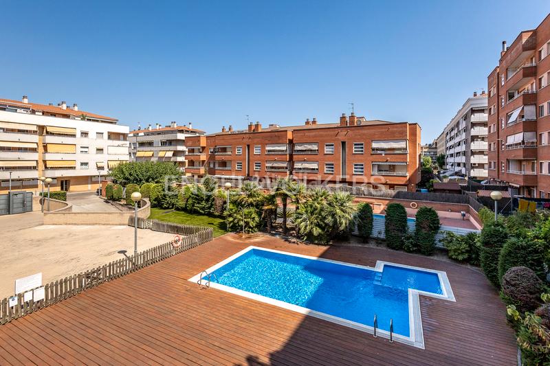 Foto c2cbf3ca-7d1f-4edb-986f-a996f67089f8. Apartamento exclusividad en sant joan despi piso con piscina y terraza de 100 m en Sant Joan Despí
