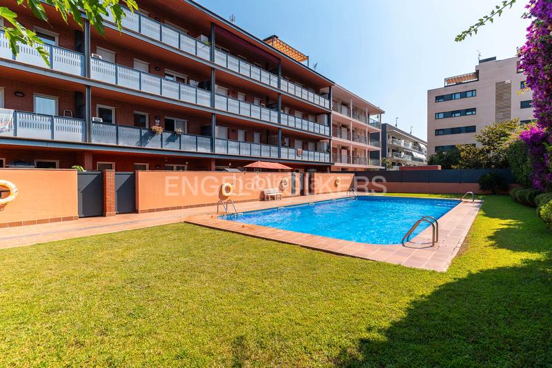 Foto 391d6385-afc2-4bbf-89ce-e2fa602a1b5f. Ático magnífico ático con 2 balcones y una gran terraza superior en Vilassar de Mar