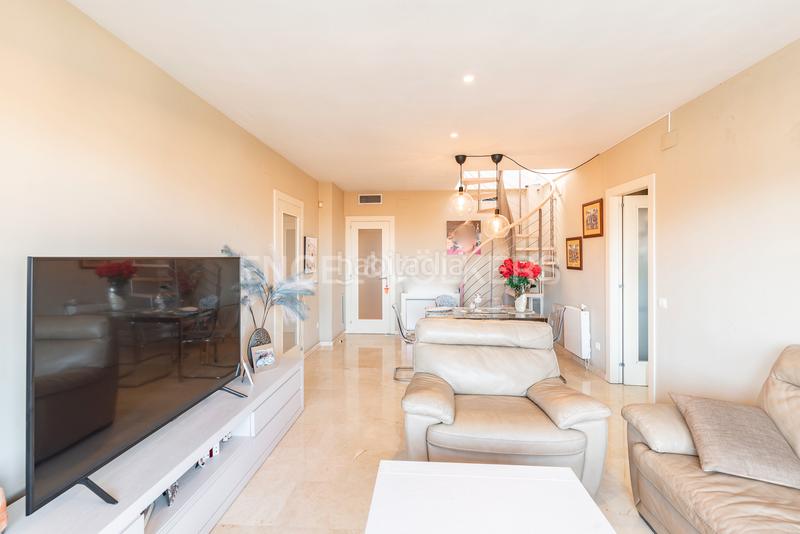 Foto a374a7b3-19c1-4eb9-b174-a652434e11f8. Ático magnífico ático con 2 balcones y una gran terraza superior en Vilassar de Mar