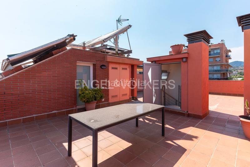 Foto eb186948-4d2a-42f3-9426-3fa35d5c9133. Ático magnífico ático con 2 balcones y una gran terraza superior en Vilassar de Mar