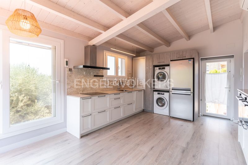 Foto 17edcb98-eac4-4892-8988-957f5367d917. Casa amb calefacció aparcament piscina a Canet de Mar