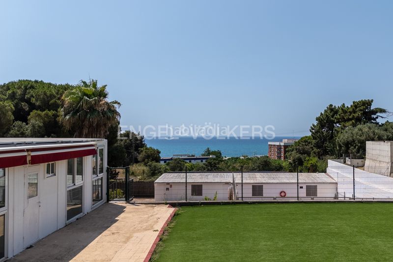 Foto 48f8fce6-fb94-464d-9c00-59e412ffbff7. Casa amb calefacció aparcament piscina a Canet de Mar