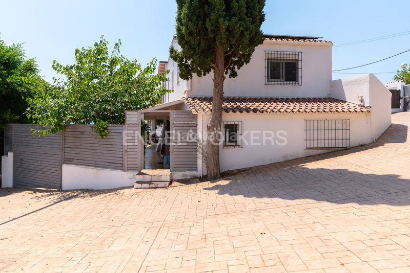 Foto 5f3711cf-16a0-4660-b1cc-6d50d83cff00. Casa amb calefacció aparcament piscina a Canet de Mar