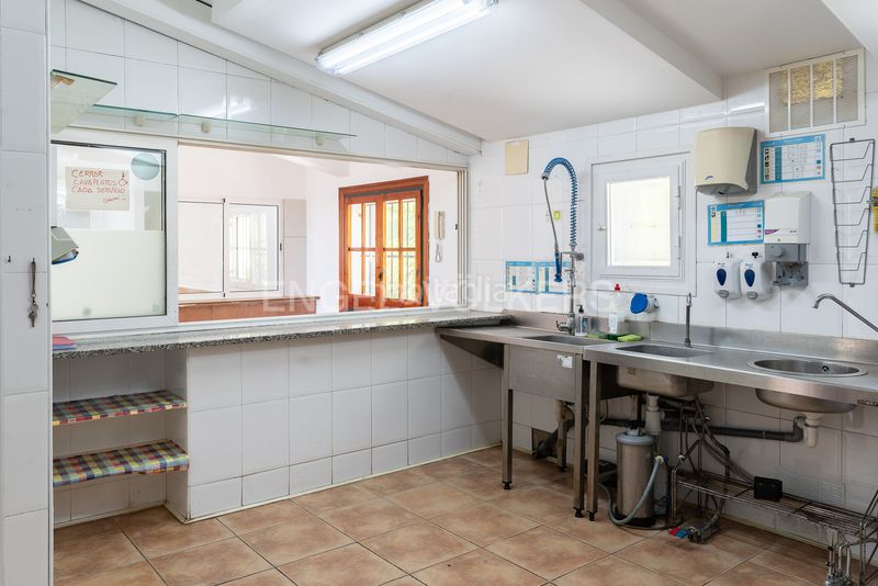 Foto 661dfb89-26b4-42f9-947a-c10b98bd2fd5. Casa amb calefacció aparcament piscina a Canet de Mar