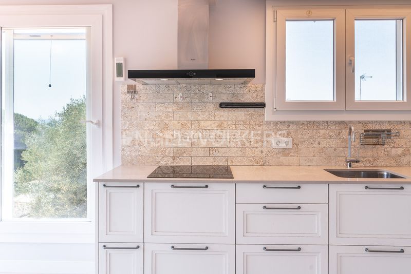 Foto 85c1c3c5-ac8c-4577-ab30-a98b470c6de9. Casa amb calefacció aparcament piscina a Canet de Mar