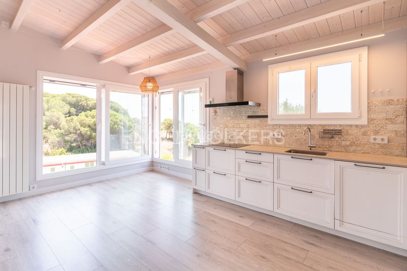 Foto 913915bf-053e-4a33-9a3f-2e3f8d584c42. Casa amb calefacció aparcament piscina a Canet de Mar