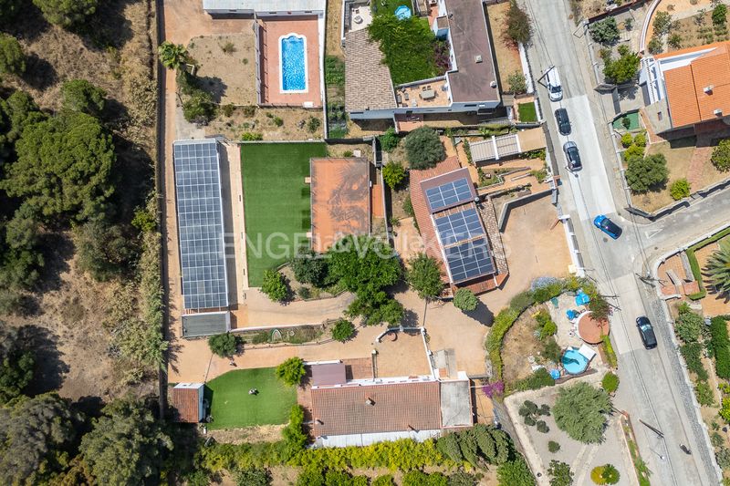 Foto d0dd96ac-b598-4641-b6a2-2a76a1f7ef81. Casa amb calefacció aparcament piscina a Canet de Mar